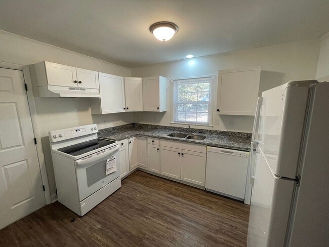 Building Photo - Updated 3/1 House in South Rome- $1,295