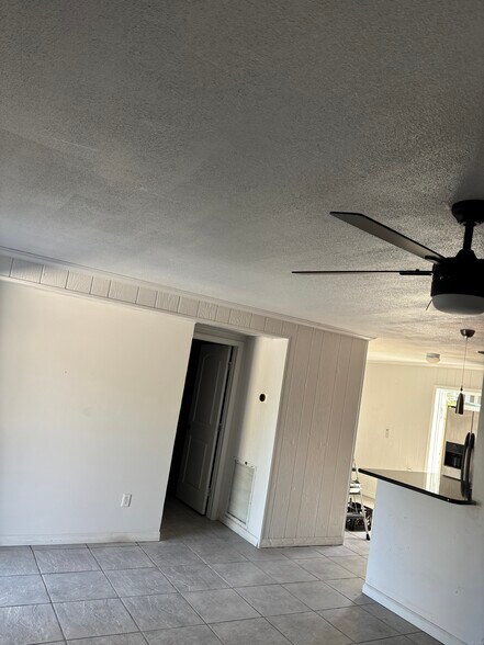Building Photo - 4006 W Land Ave