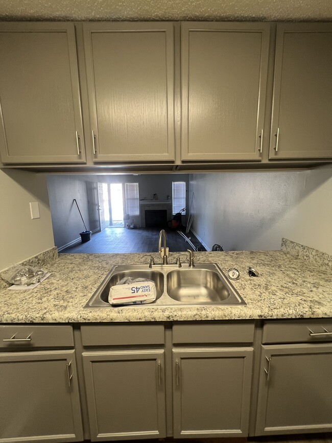 Building Photo - 1942 Baywind Ct