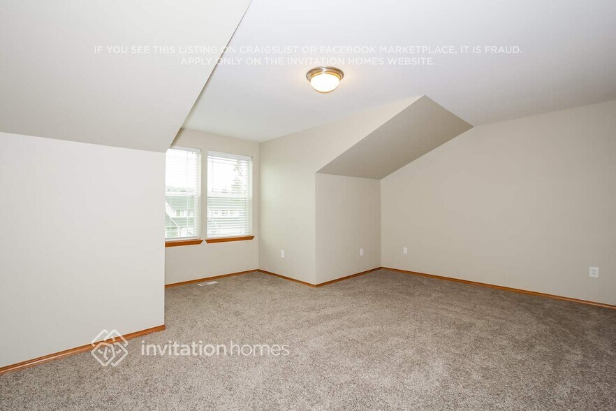 Building Photo - 1411 7th Ave SE