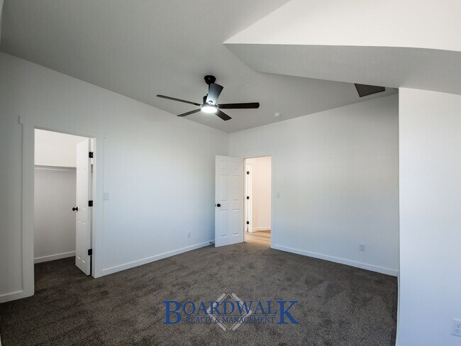 Building Photo - 3396 S 900 E