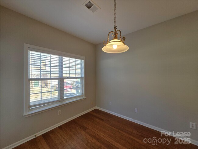 Building Photo - 2107 Lennoxshire Square Ct