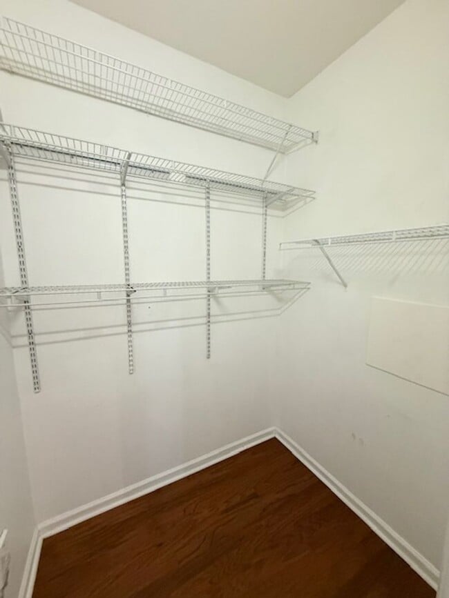 Building Photo - Ground-Level 3-Bedroom Condo in the Gated ...