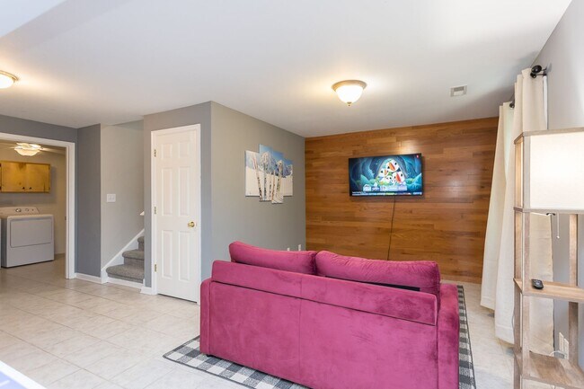 Building Photo - 3 Bedroom Home in Massanutten!!!