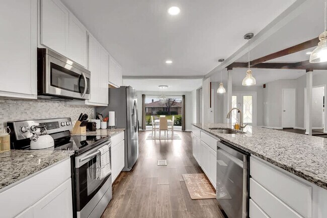 Building Photo - 3801 Kazak St