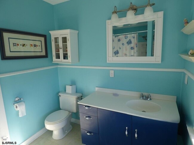 Building Photo - 875 Stenton Pl