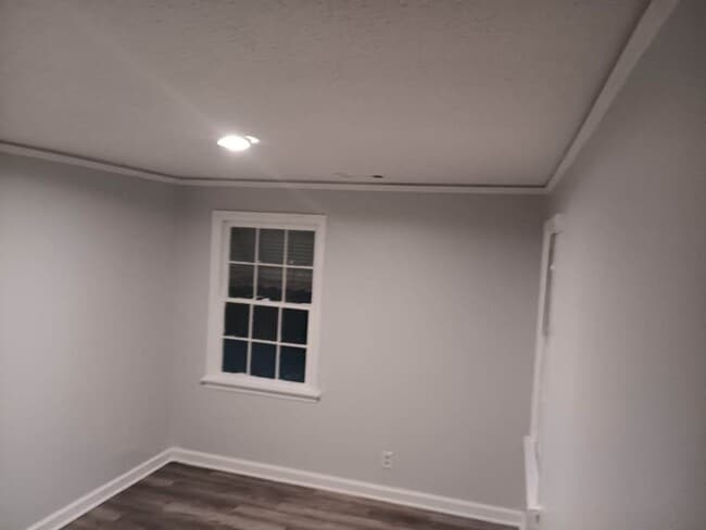 Building Photo - Available Now – 3BR / 1BA Home