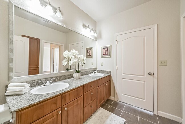 Building Photo - 1711 Old Spanish Trl