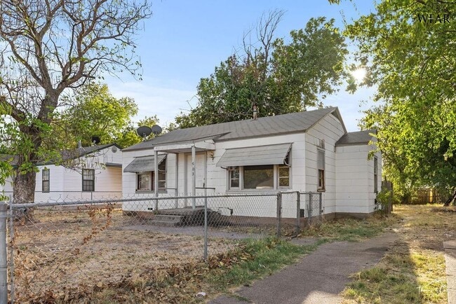 Building Photo - 1613 Hawes Ave