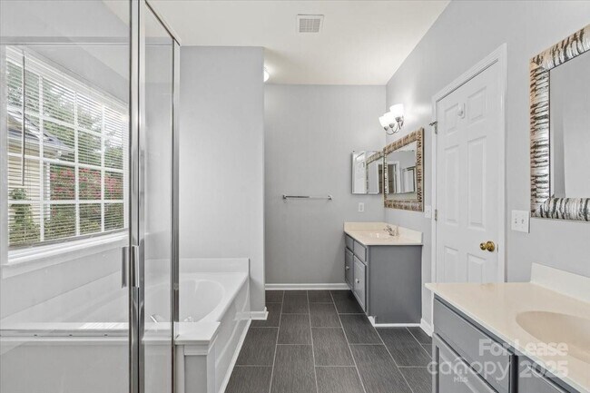 Building Photo - 9920 Eden Hall Ct