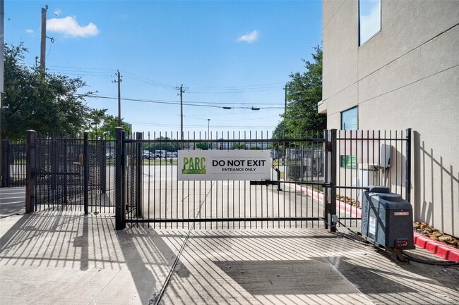 Building Photo - 2401 Crawford St