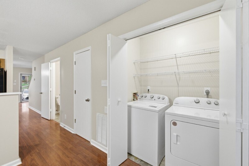 Building Photo - 10 Hartford Ct