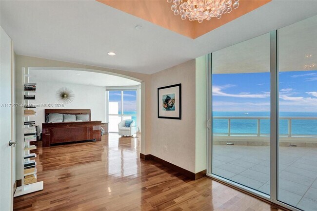 Building Photo - 101 S Fort Lauderdale Beach Blvd