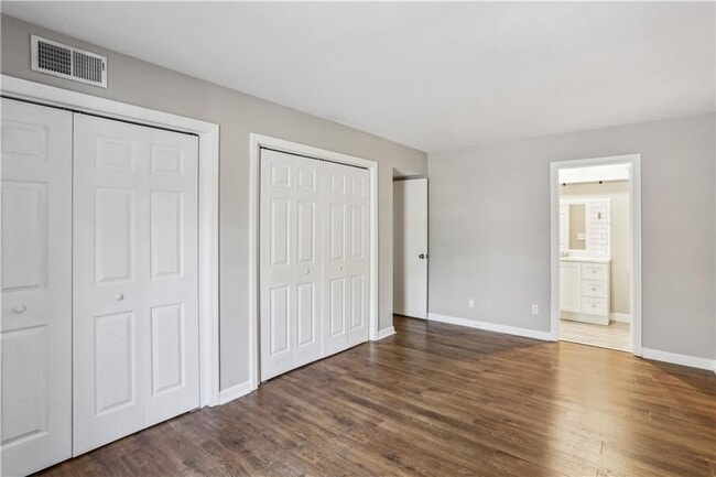 Building Photo - 3091 Colonial Way