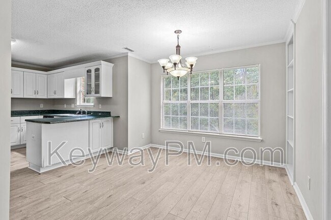 Building Photo - 5780 Carriage Hills Dr