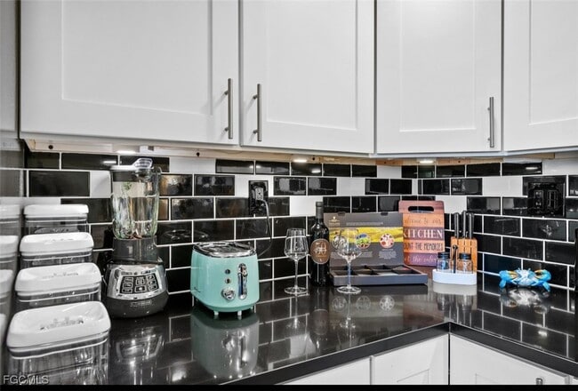 Building Photo - 413 Augusta Blvd