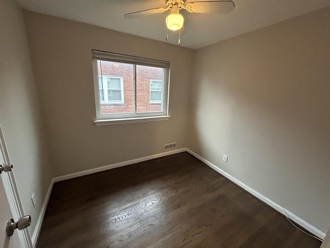 Building Photo - 5338 Chillum Pl NE