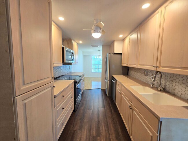 Building Photo - Charming 2 Bed / 2 Bath Home in Venice Gar...