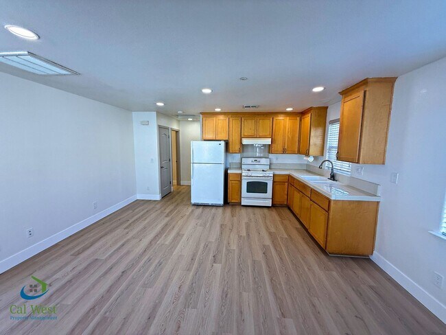 Building Photo - 7661 Forest St