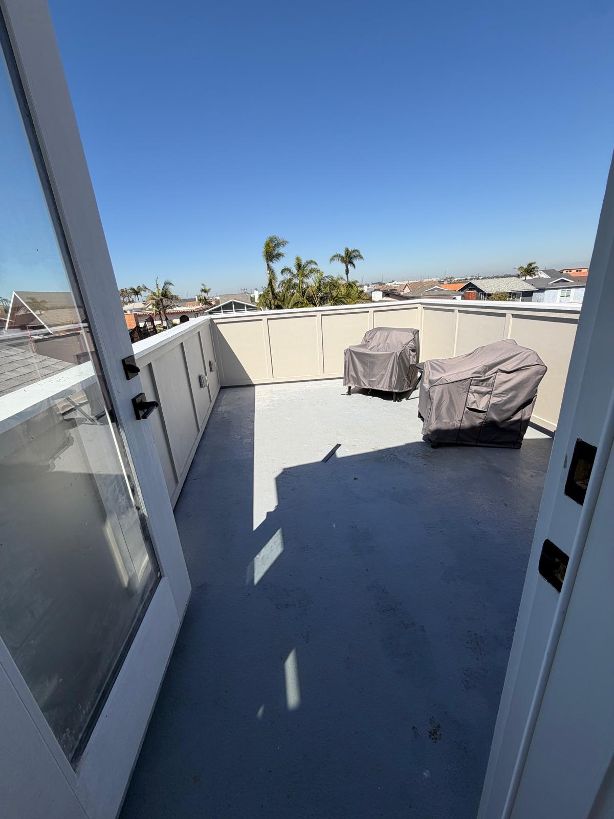 Peak a Boo Oceanview, Mountain Views, Outdoor Entertaining Level 3 Deck - 301 Lugonia St