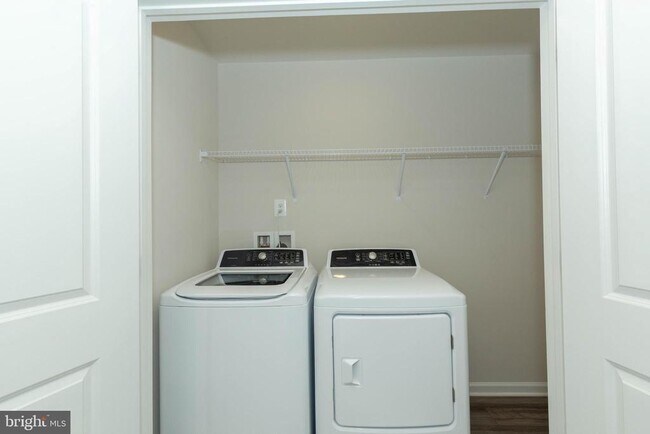 Building Photo - 158 Cooperage Rd