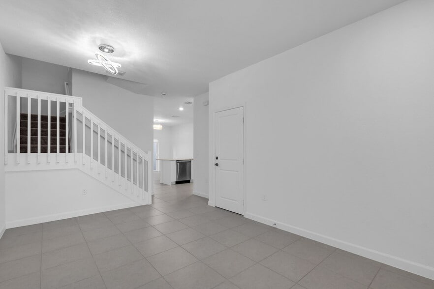 Building Photo - 105 SW 184th Pl