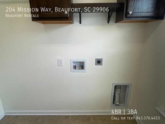 Building Photo - 204 Mission Way