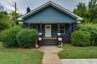 Building Photo - Spacious 4-Bedroom Home in Quiet Neighborh...