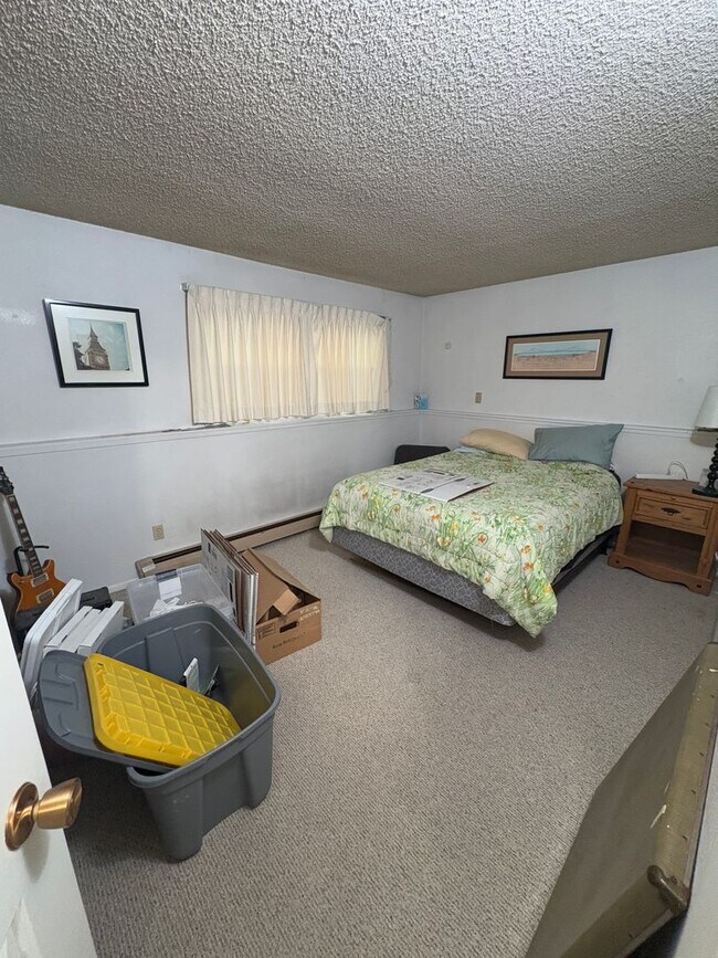 Building Photo - 2 Bed 2 bath off Durston Rd