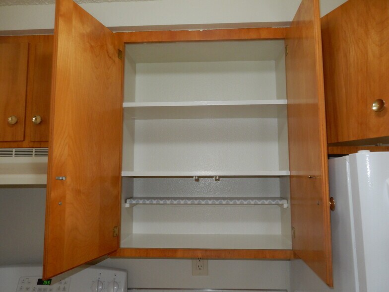 Building Photo - 1518 Sunrise Manor Way