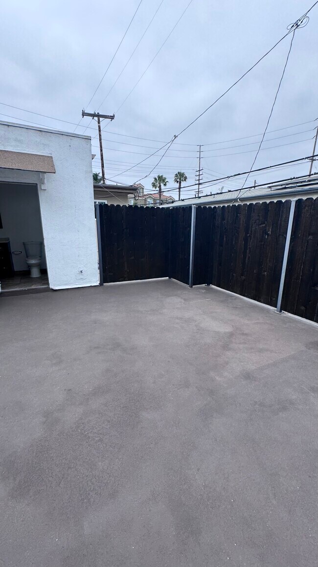Patio - 11983 Walnut Ln