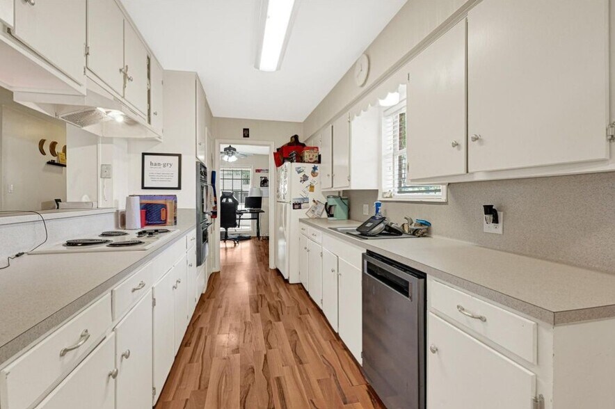 Building Photo - 1109 Frances Dr