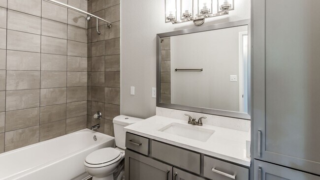 Building Photo - Available Now – Modern Apartment for Rent