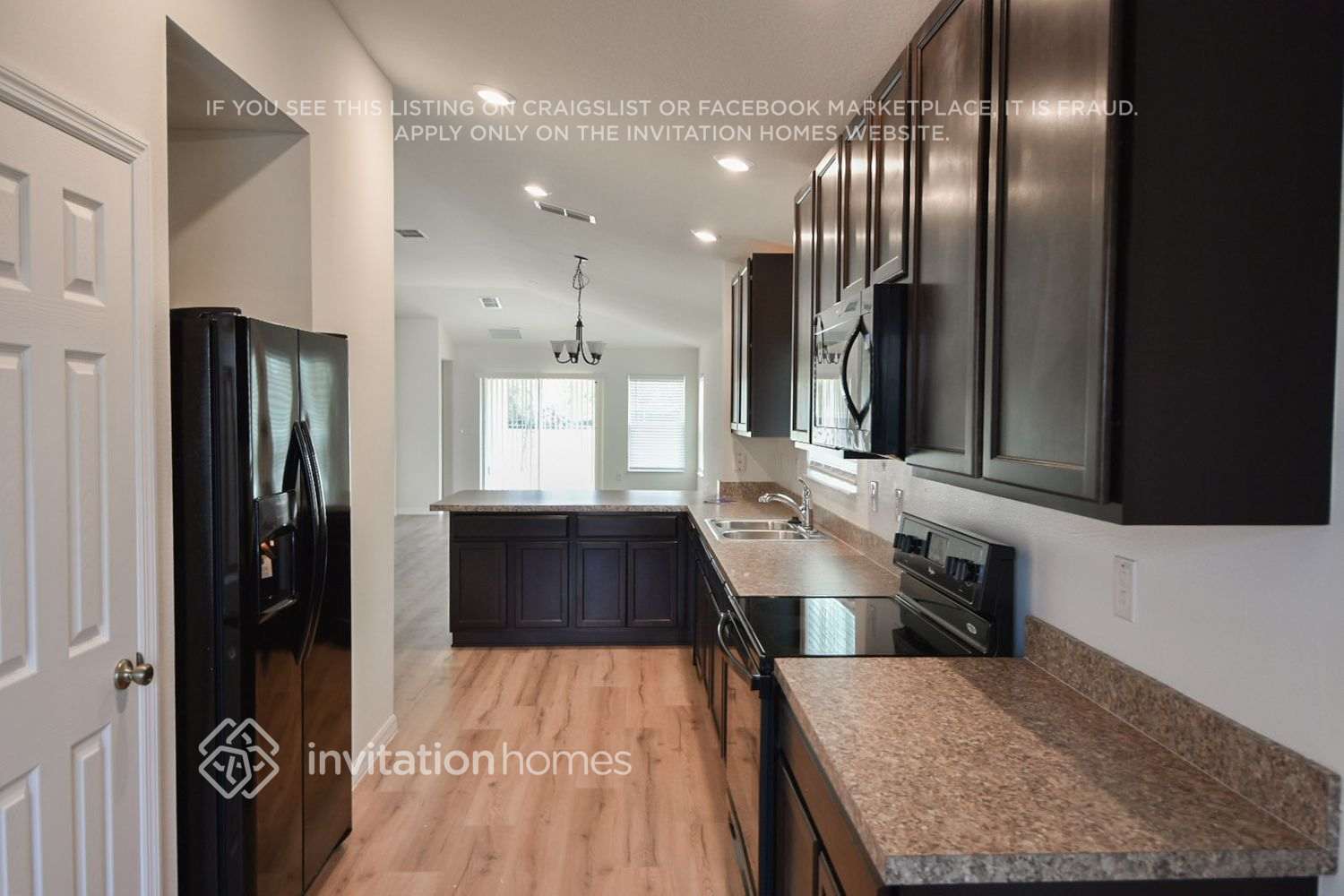 Building Photo - 5450 NW Pine Trail Cir