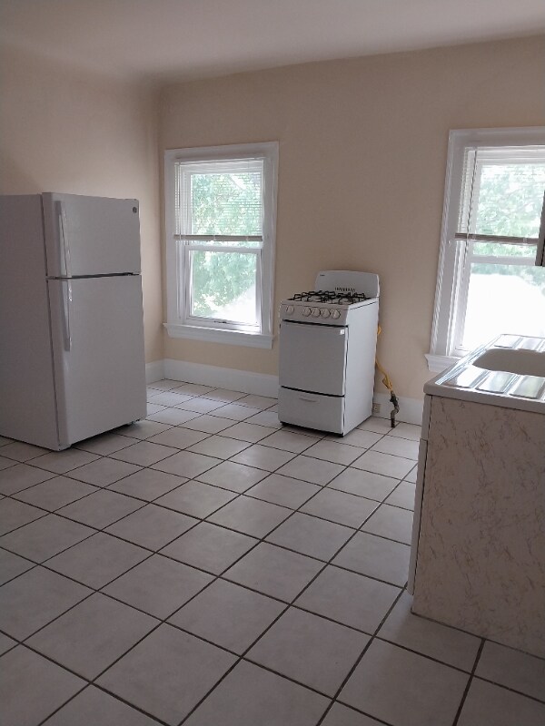 Building Photo - 3517 Clifton Ave