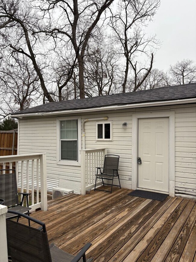 Building Photo - Beautiful Mount Auburn Gem