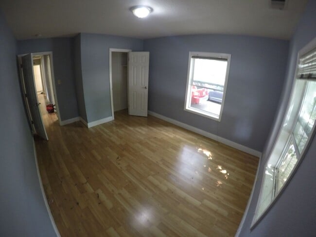 Building Photo - recently remodeled and updated!