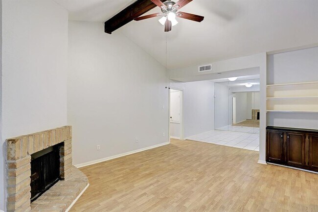Building Photo - 11711 Memorial Dr