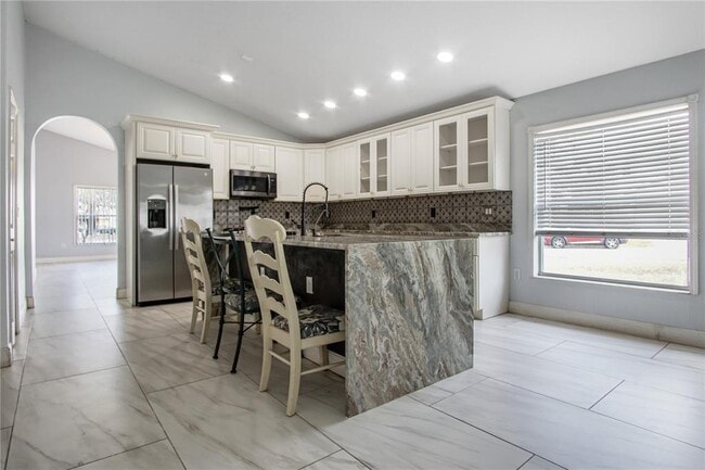 Building Photo - 519 Winthrop Pl