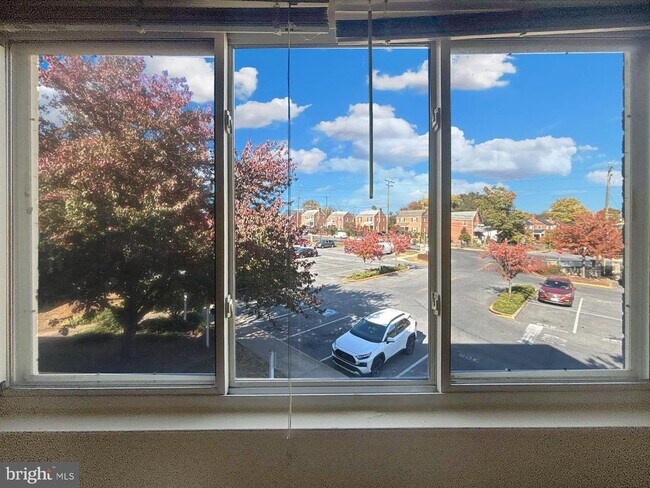 Building Photo - 1005 Chillum Rd