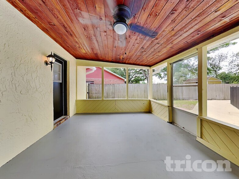 Building Photo - 806 Bills Cir