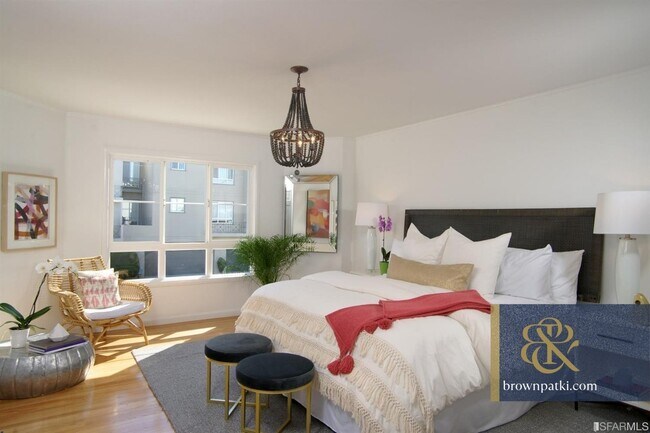 Building Photo - 89 Iris Ave