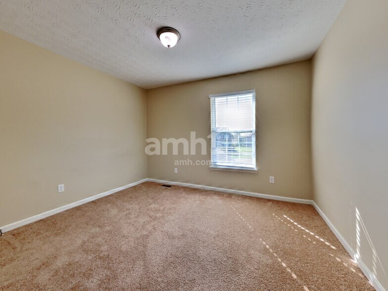 Building Photo - 2106 Prairie Clover Dr