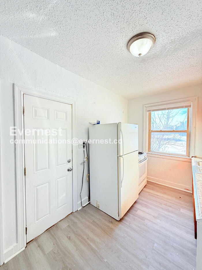 Building Photo - 13909 Hartwell St