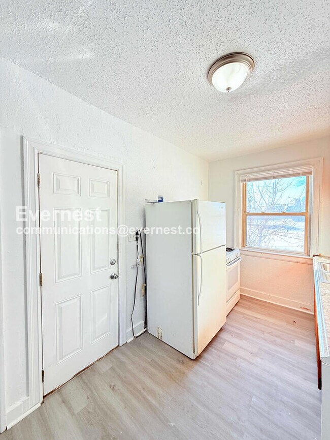 Building Photo - 13909 Hartwell St