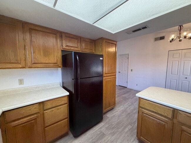 Building Photo - DARLING TOWNHOME FOR RENT!