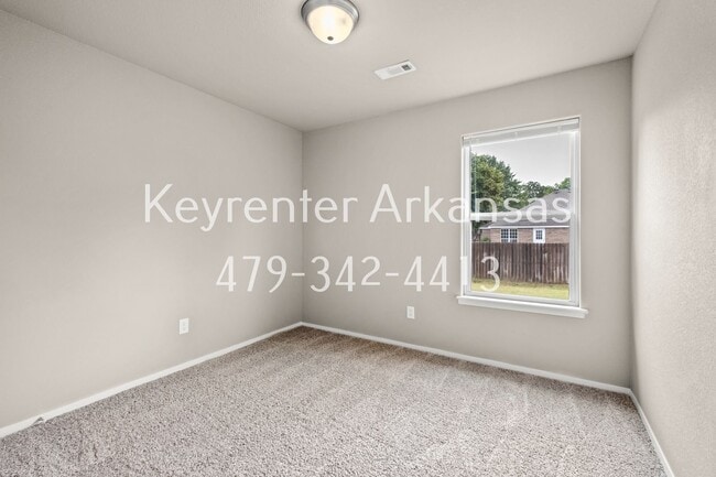 Building Photo - Gorgeous 4 bedroom home!