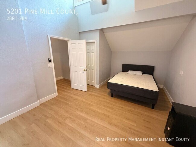 Building Photo - 5201 Pine Mill Ct
