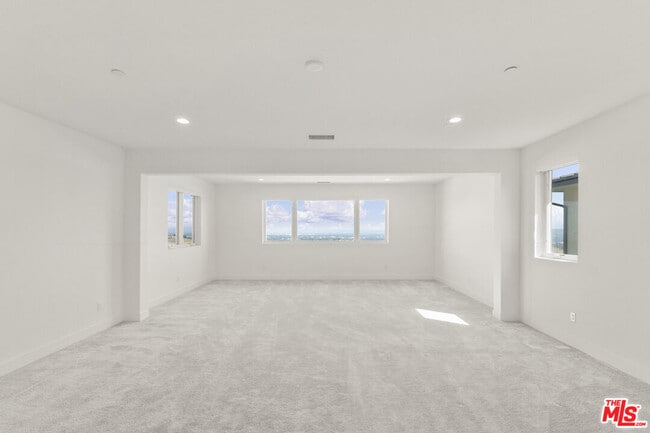 Building Photo - 11758 Hillsborough Ln