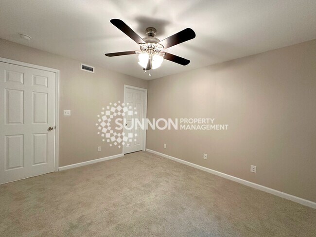 Building Photo - Completely Remodeled 2BR 2BA Condo